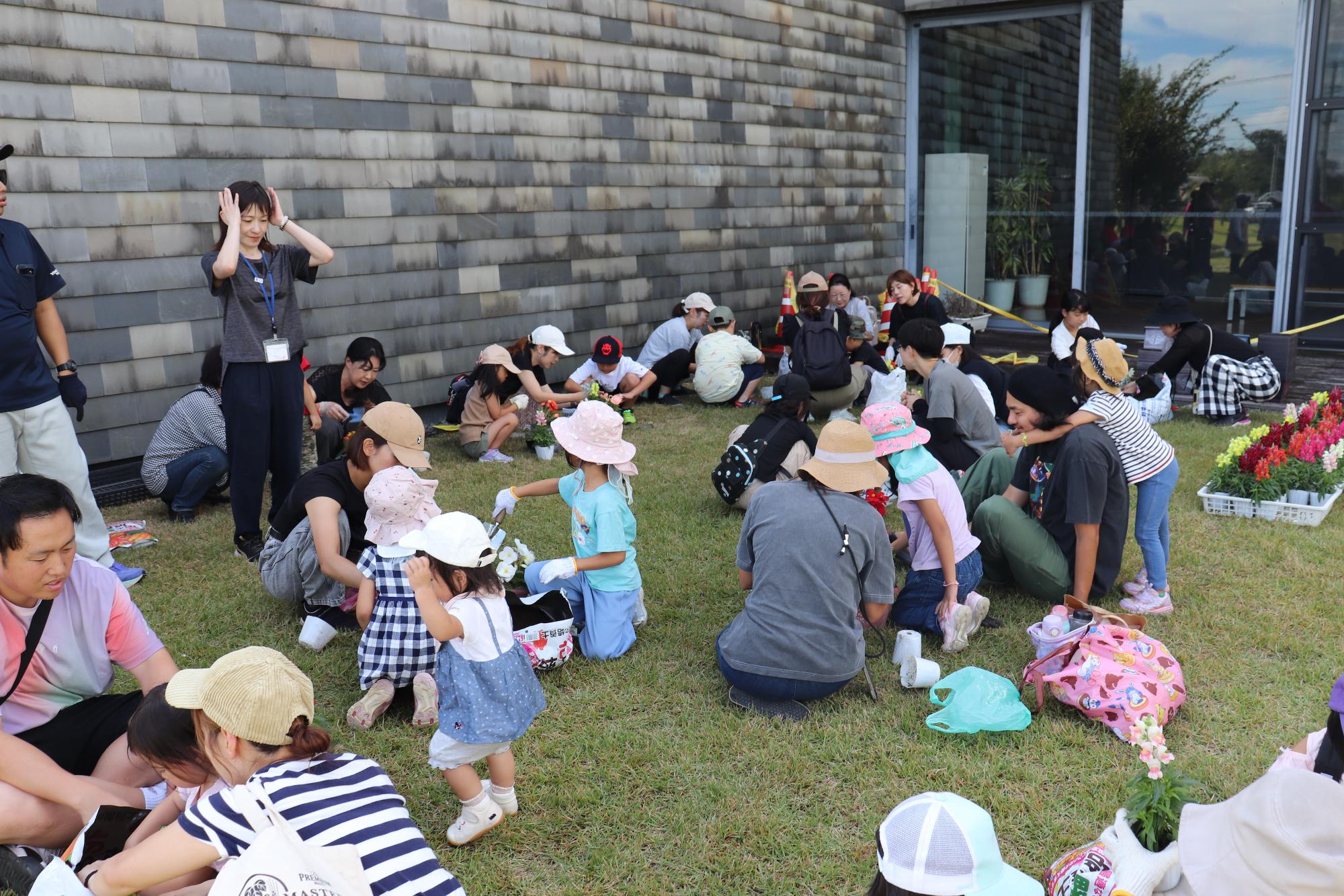 小学生寄せ植え様子
